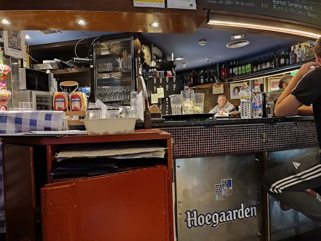 Bar Very
