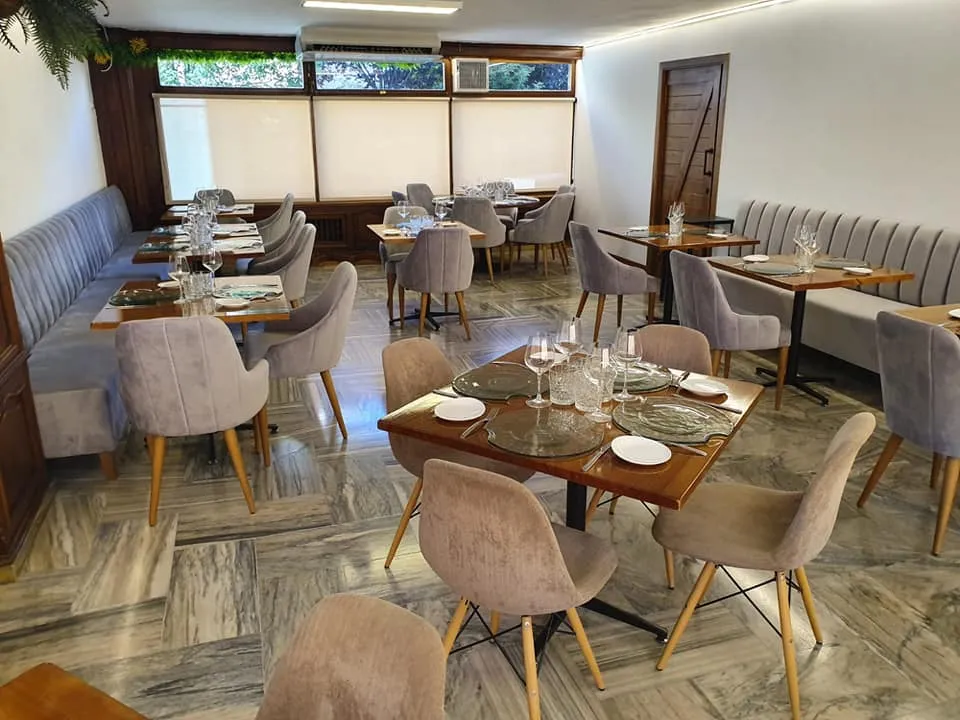Cafe La Isla