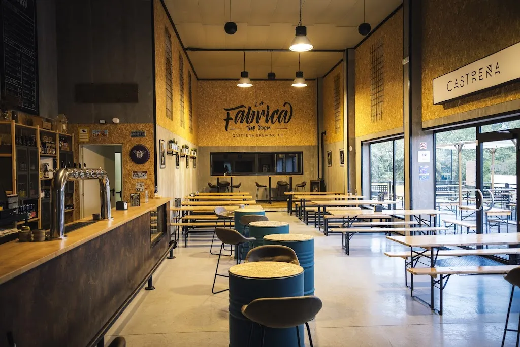 Cerveza E Hidromiel Castrena Tap Room "La Fabrica"