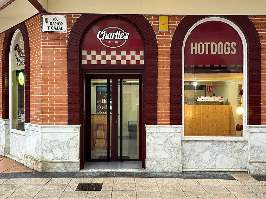 Charlie'S Fast Food