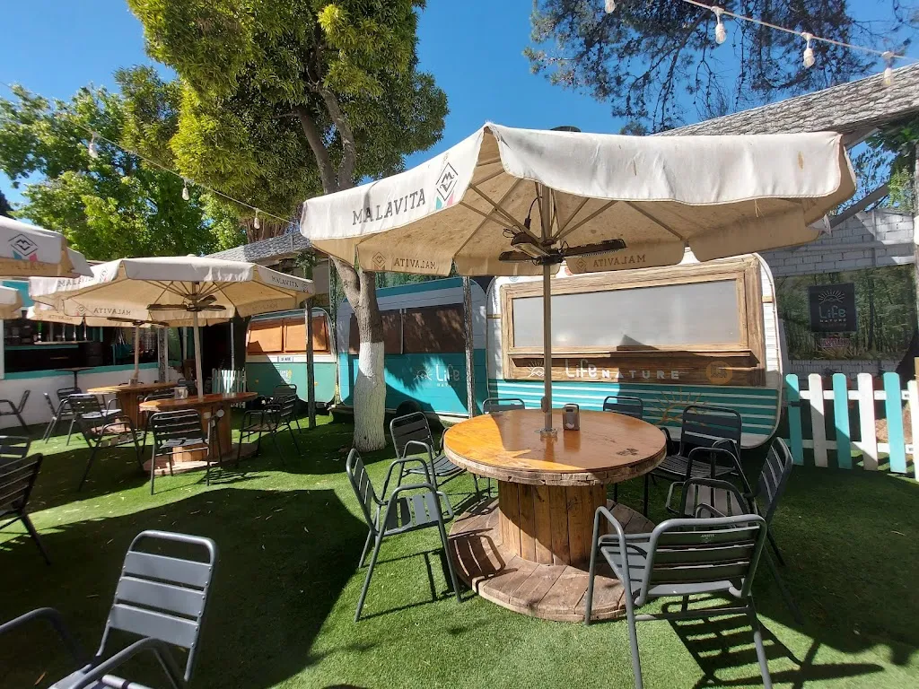 Desayunos y Cocteleria Terraza Life Nature