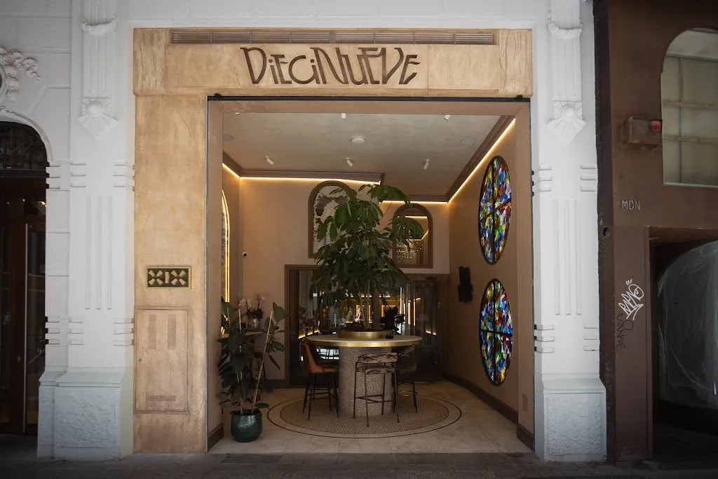 Diecinueve