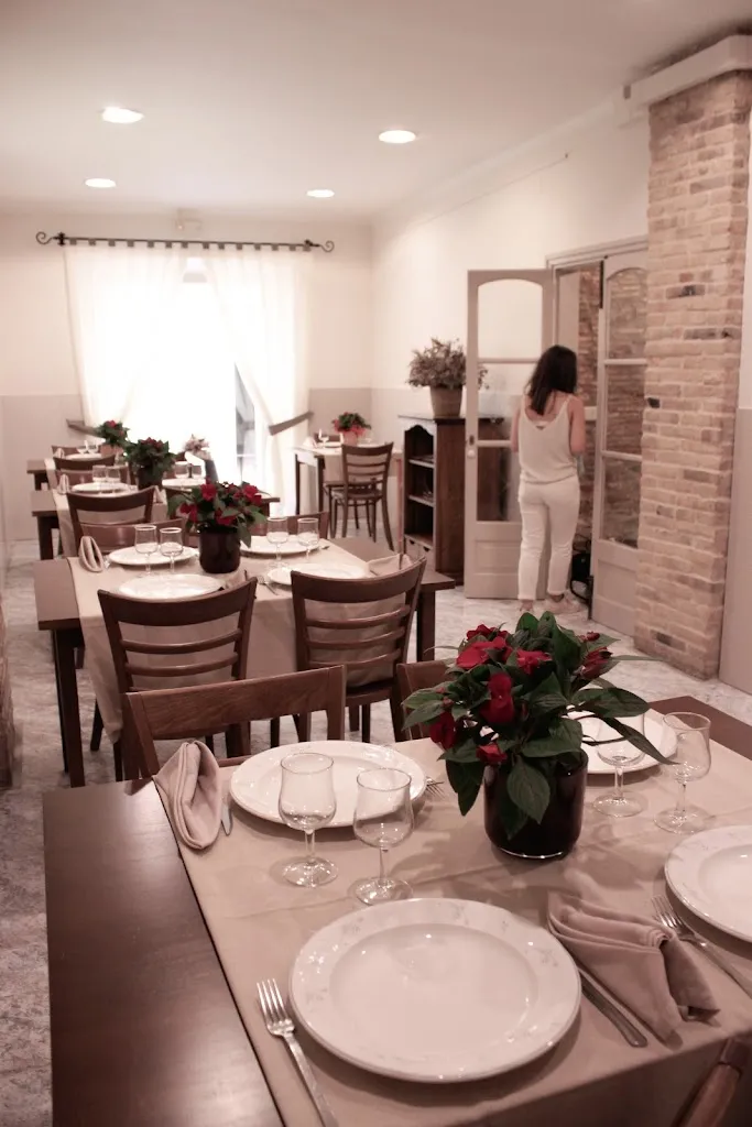 Fonda Mitja Restaurant