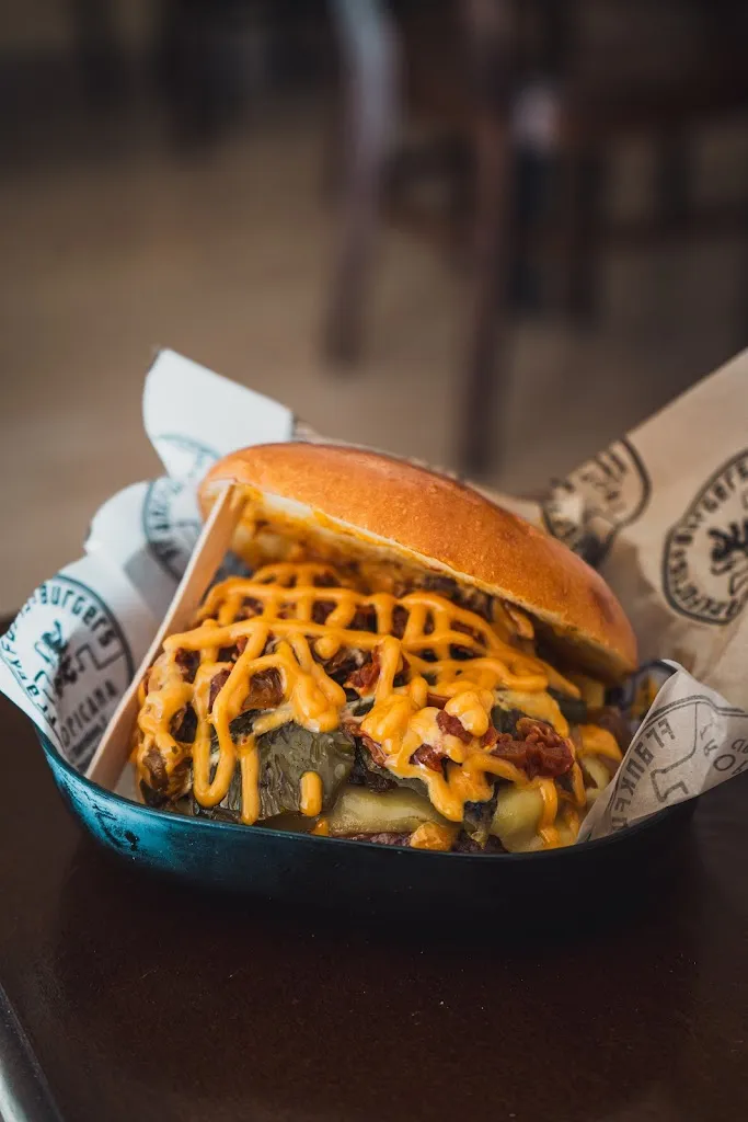 Frankfurts&Burgers Tropicana