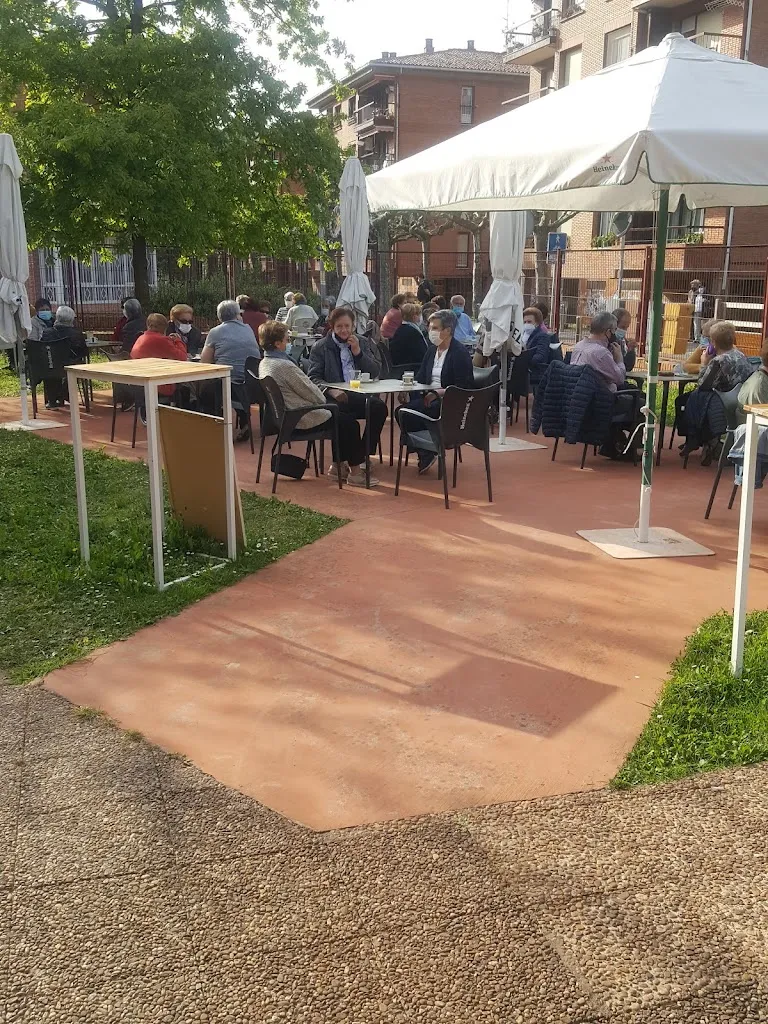 Jubilatuen Etxea Aitonak Jatetxea
