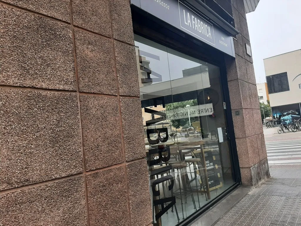 La Fabrica - Restaurante Arroceria En Vilanova