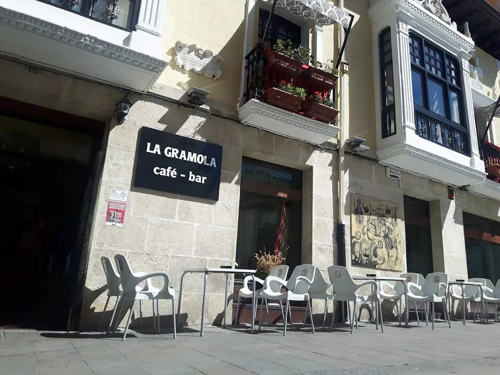 La Gramola Cafe Bar