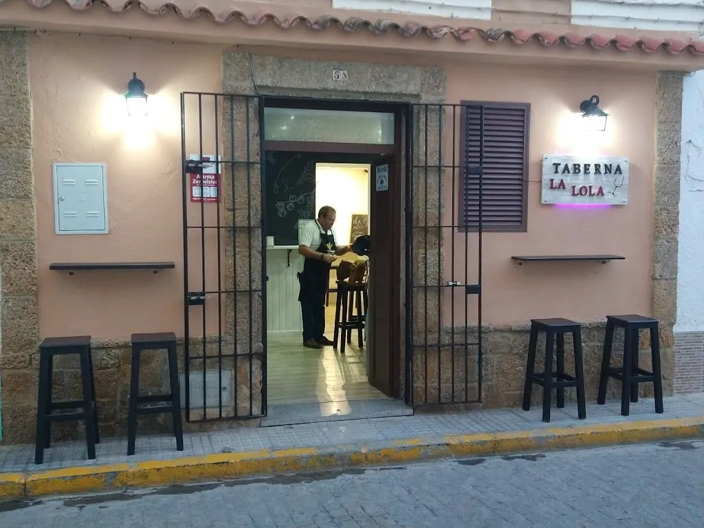 La Lola Puerto Real Marina
