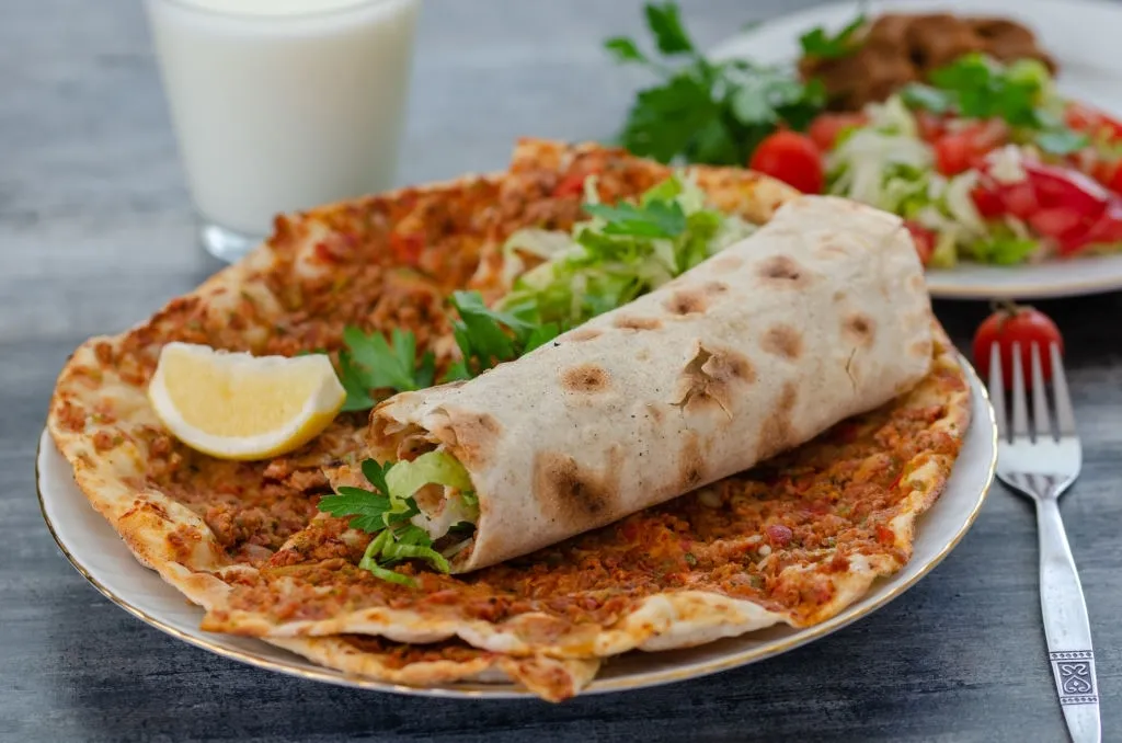 M & R Kebab Y Pizzeria
