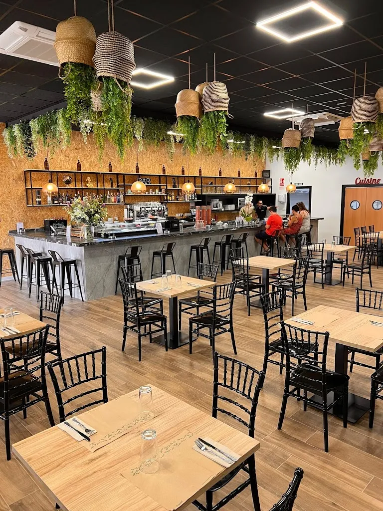 Restaurante D'Raza