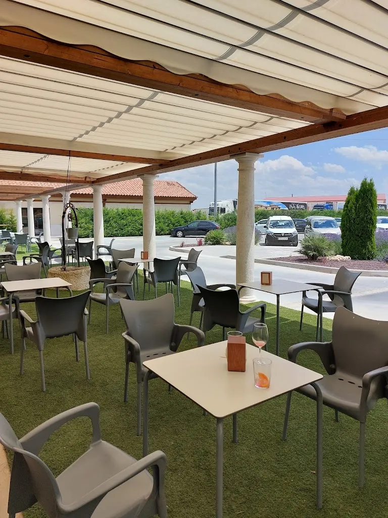 Restaurante El Sarmiento Serrada