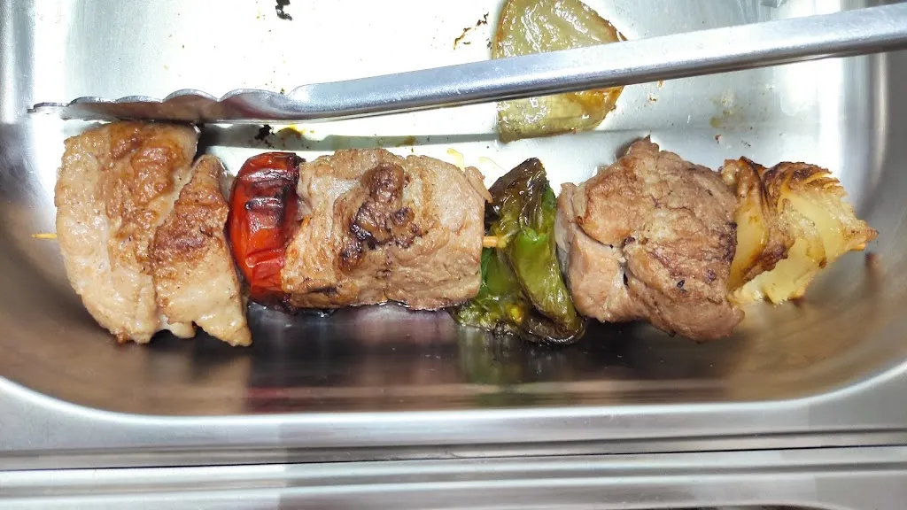 Rotiseria Azucar, Pimienta Y Sal