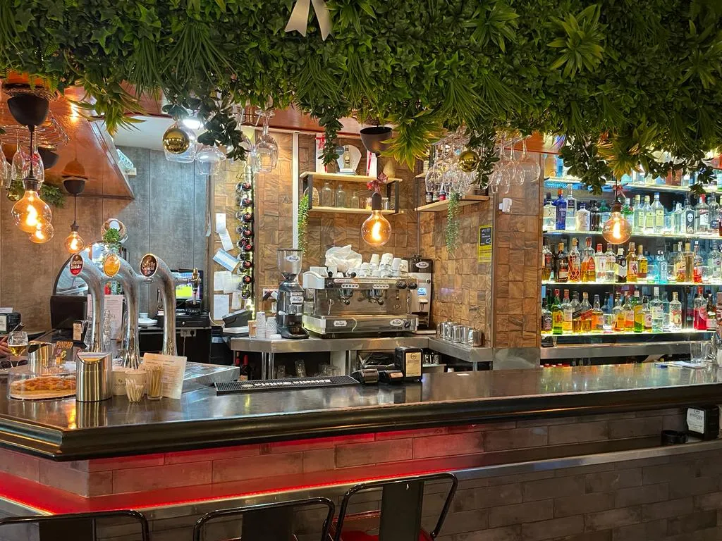 Sanpas Rodriguez: Cafeteria Bar Restaurante