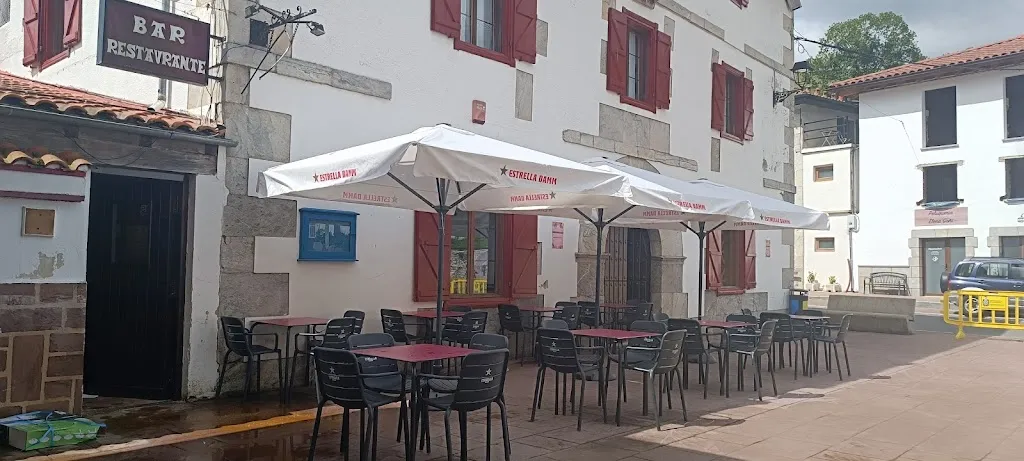 Sidreria Y Hostal Ardi Beltza,Valcarlos