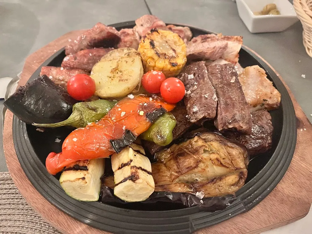 Tu Lugar Brasas Y Tapas